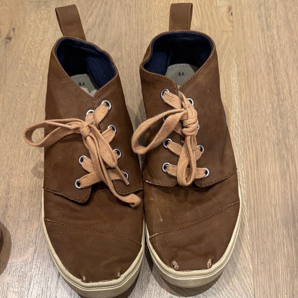 Toms Kids Brown Lace-Up Sneakers